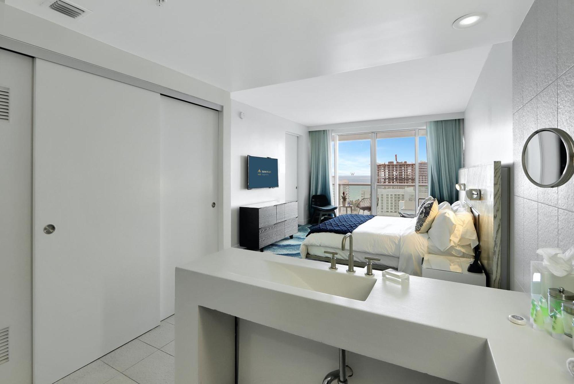 Nautica - Ocean View & Rooftop Pools! By Newman Hospitality Holiday home